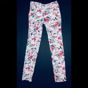 White, floral kids pants!